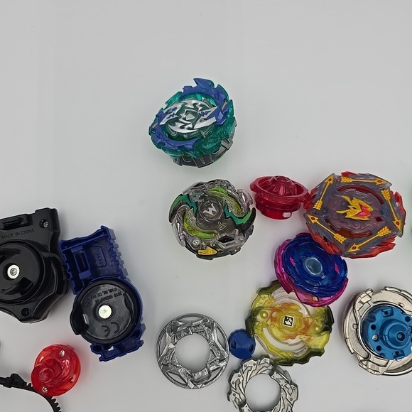 Takara Tomy Beyblade Set Lot Burst Launcher from Hasbro See Photos For Condition - Picture 8 of 10
